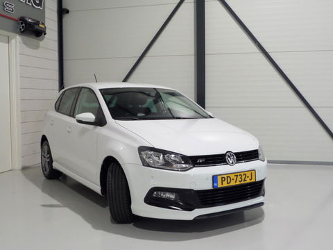 Volkswagen Polo 1.2 TSI R-Line "Origineel NL!" Apple-Carplay Leer Navigatie Bluetooth Parkeersens, van 2e eigenaar in nieuwstaat!