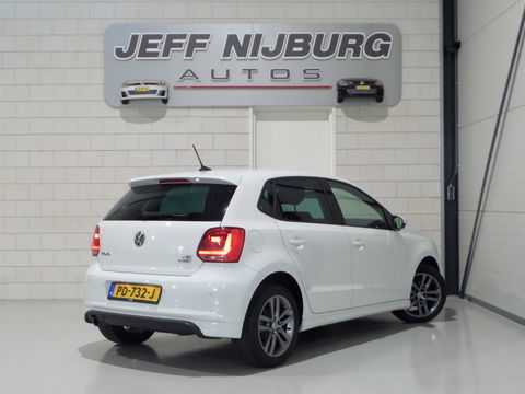 Volkswagen Polo 1.2 TSI R-Line "Origineel NL!" Apple-Carplay Leer Navigatie Bluetooth Parkeersens, van 2e eigenaar in nieuwstaat!