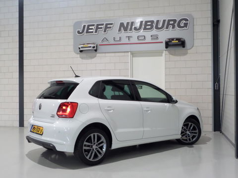 Volkswagen Polo 1.2 TSI R-Line "Origineel NL!" Apple-Carplay Leer Navigatie Bluetooth Parkeersens, van 2e eigenaar in nieuwstaat!