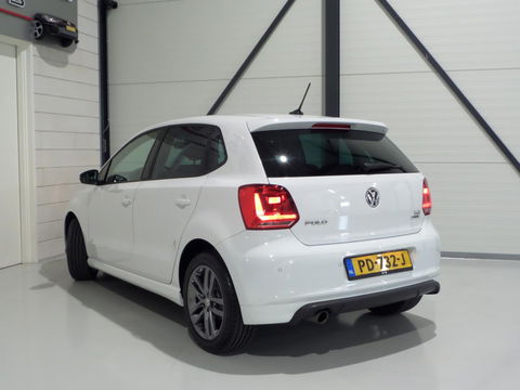 Volkswagen Polo 1.2 TSI R-Line "Origineel NL!" Apple-Carplay Leer Navigatie Bluetooth Parkeersens, van 2e eigenaar in nieuwstaat!