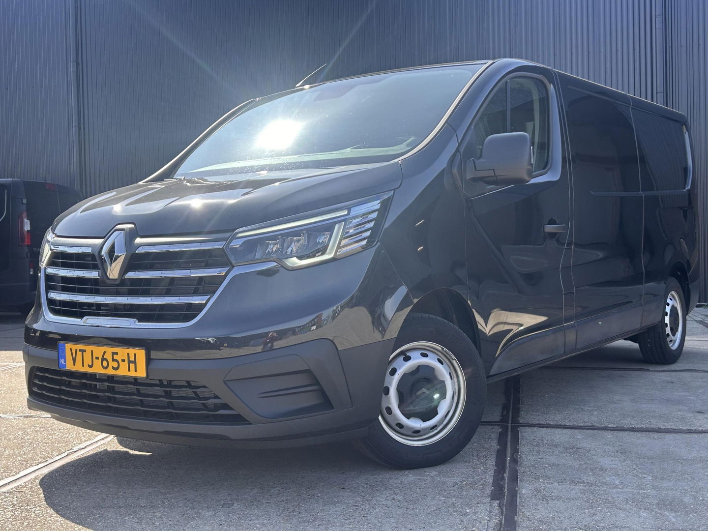 Renault Trafic 2.0 dCi L2H1 | LED | Apple Carplay | Weinig KM