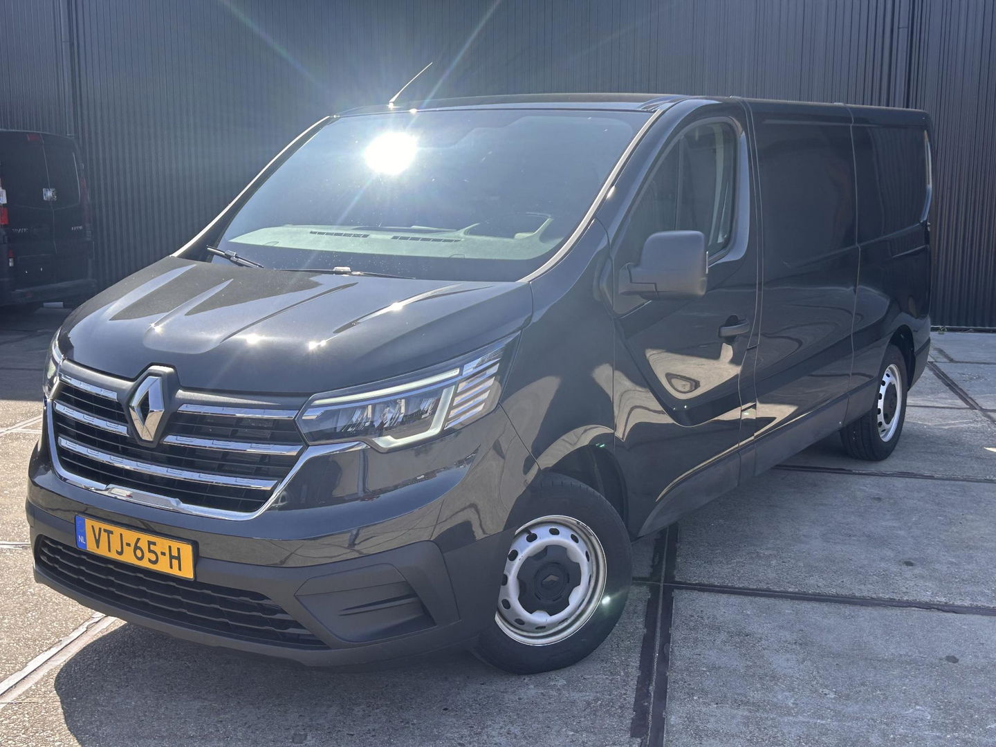 Renault Trafic 2.0 dCi L2H1 | LED | Apple Carplay | Weinig KM