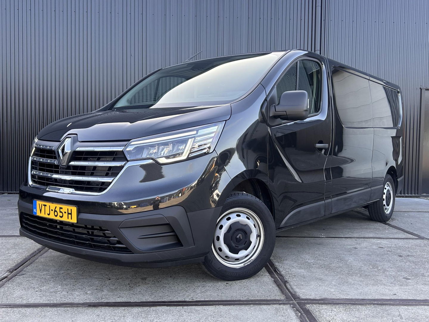 Renault Trafic 2.0 dCi L2H1 | LED | Apple Carplay | Weinig KM