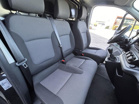 Renault Trafic 2.0 dCi L2H1 | LED | Apple Carplay | Weinig KM