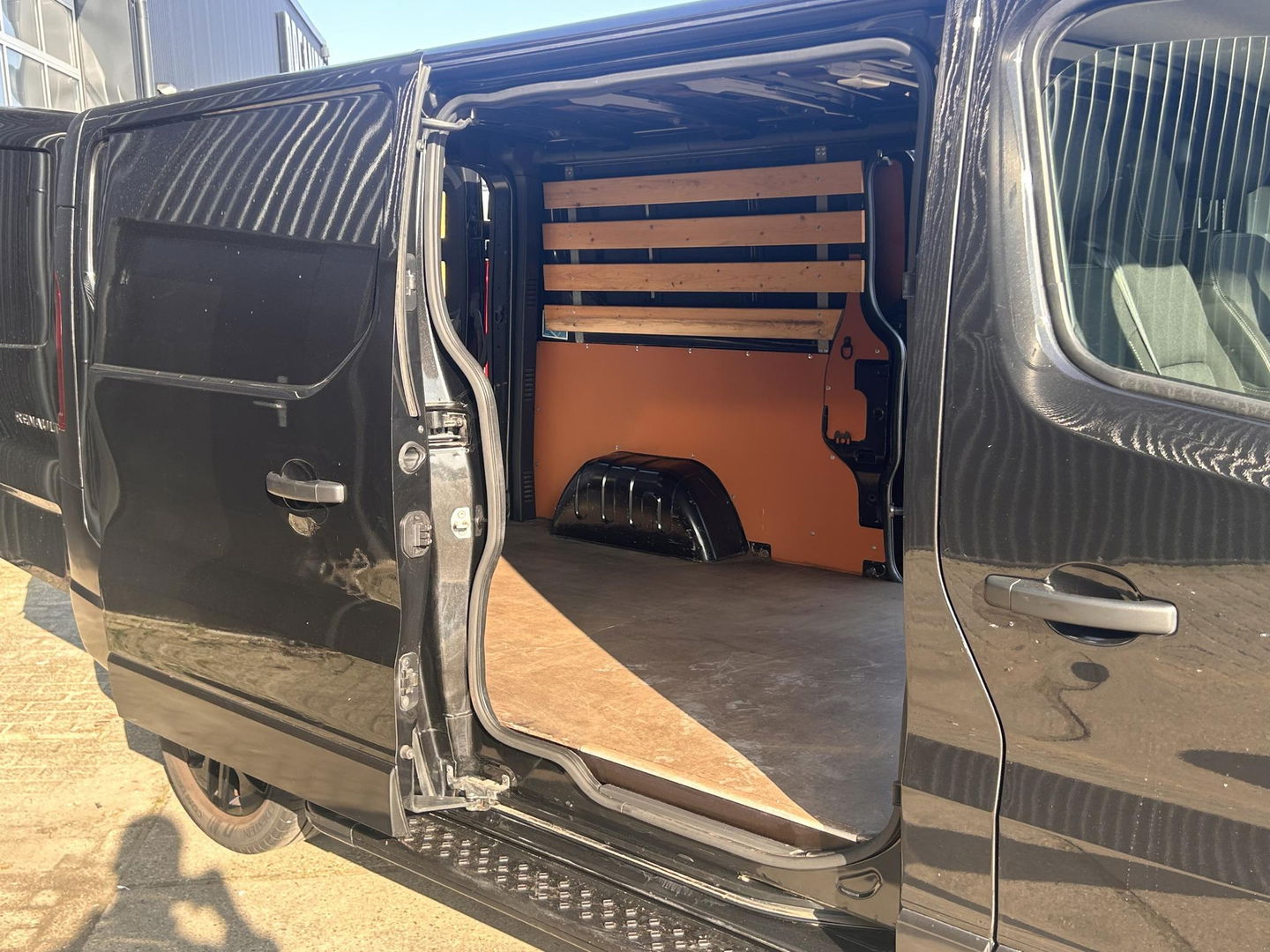 Renault Trafic 2.0 170pk EDC L2H1 Luxe | 2x schuifdeur | MARGE | Sidesteps | Sport | Automaat |