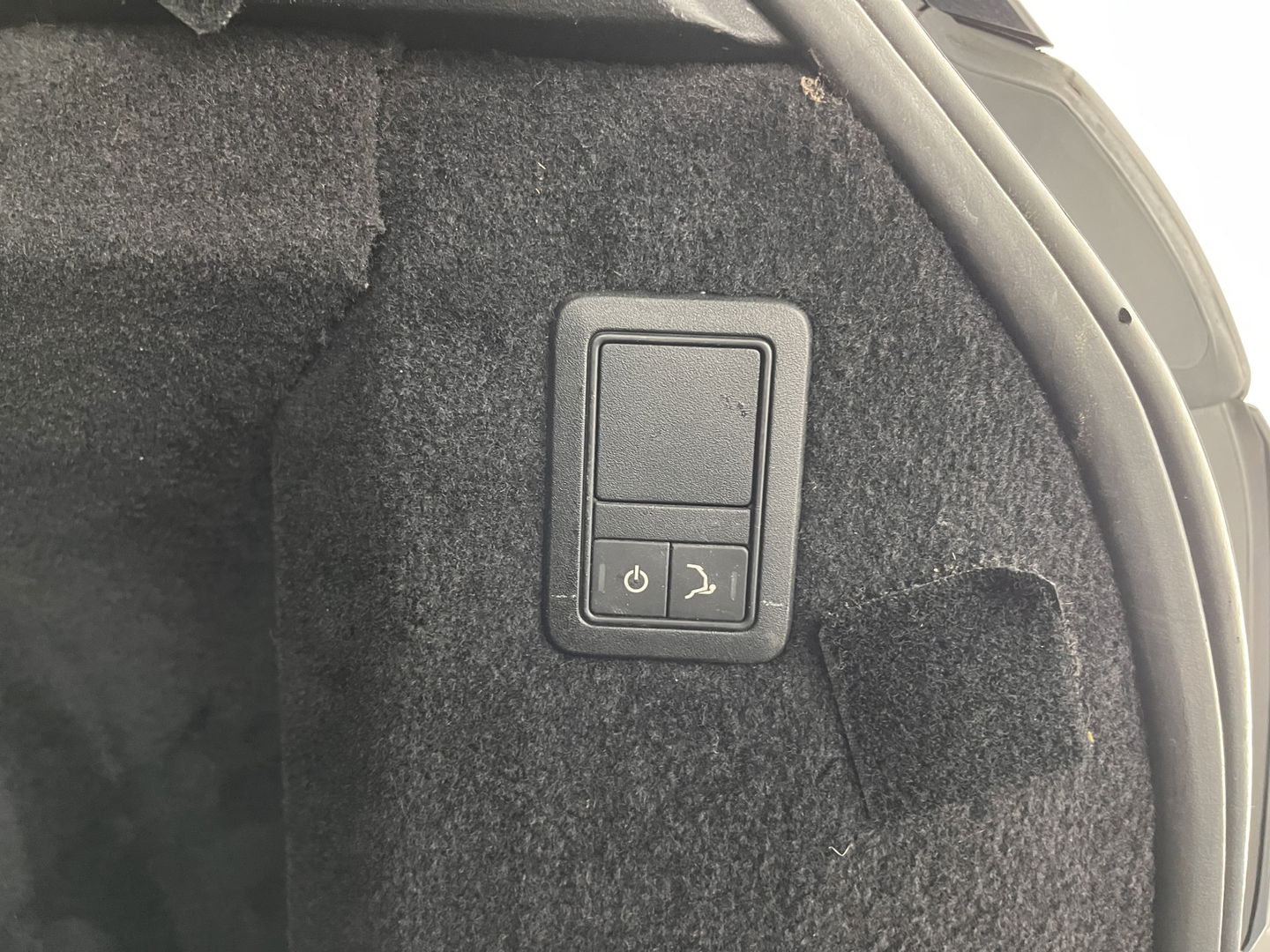 Land Rover Range Rover Sport 4.4 SDV8 Autobiography Dynamic Aut. *PANO | LUXURY-LEATHER | BI-XENON | DIGI-COCKPIT | MERIDIAN-AUDIO | AIR-SUSPENSION | HEATED/COOLED-COMFORTSEATS | CARPLAY | LANE-ASSIST | CAMERA | SHIFT-PADDLES | TOWBAR | 22''ALU*