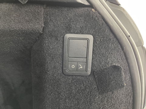 Land Rover Range Rover Sport 4.4 SDV8 Autobiography Dynamic Aut. *PANO | LUXURY-LEATHER | BI-XENON | DIGI-COCKPIT | MERIDIAN-AUDIO | AIR-SUSPENSION | HEATED/COOLED-COMFORTSEATS | CARPLAY | LANE-ASSIST | CAMERA | SHIFT-PADDLES | TOWBAR | 22''ALU*