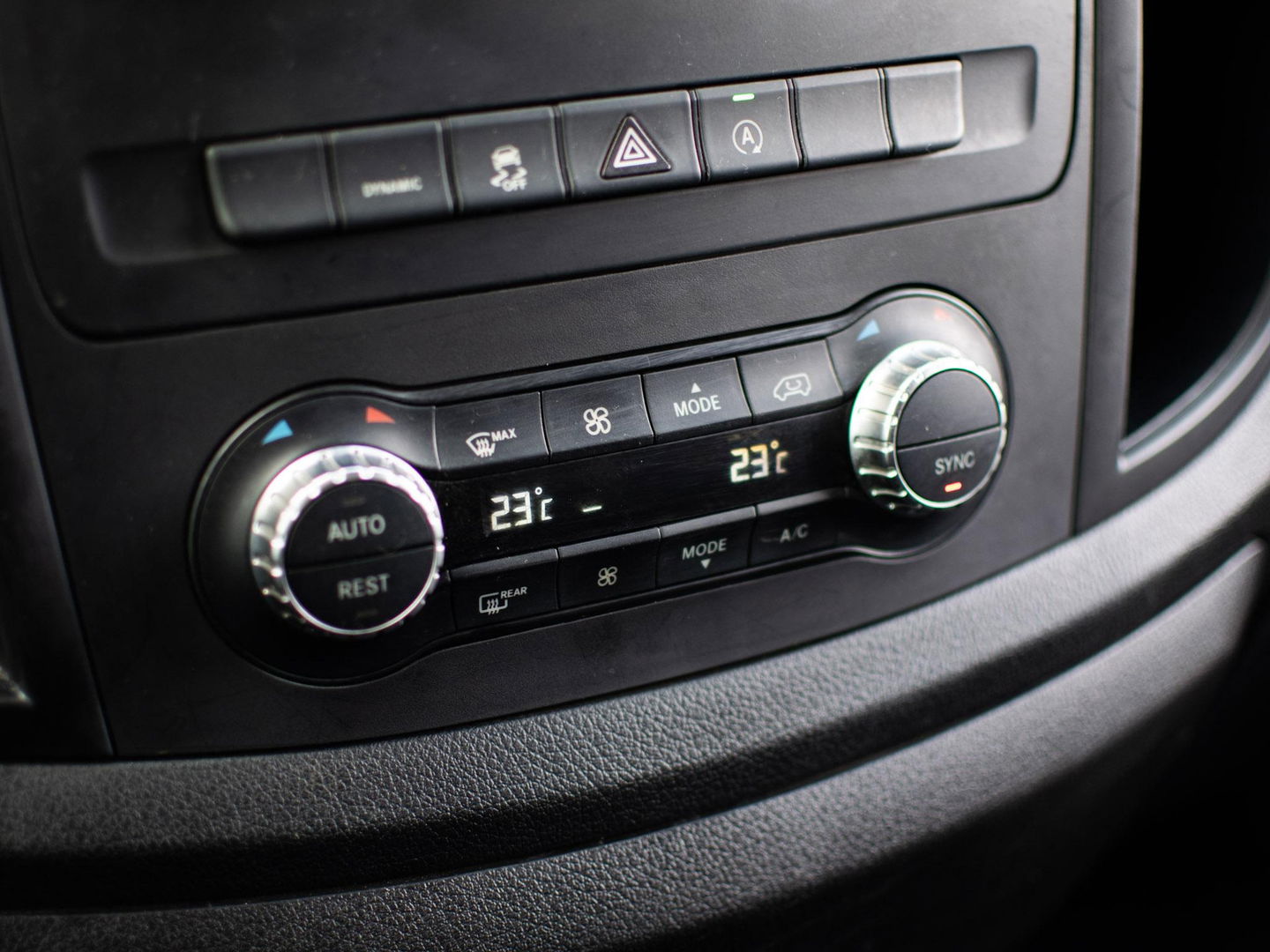 Mercedes-Benz Vito 119 CDI Lang | LED | 2x SCHUIF | LEDER |