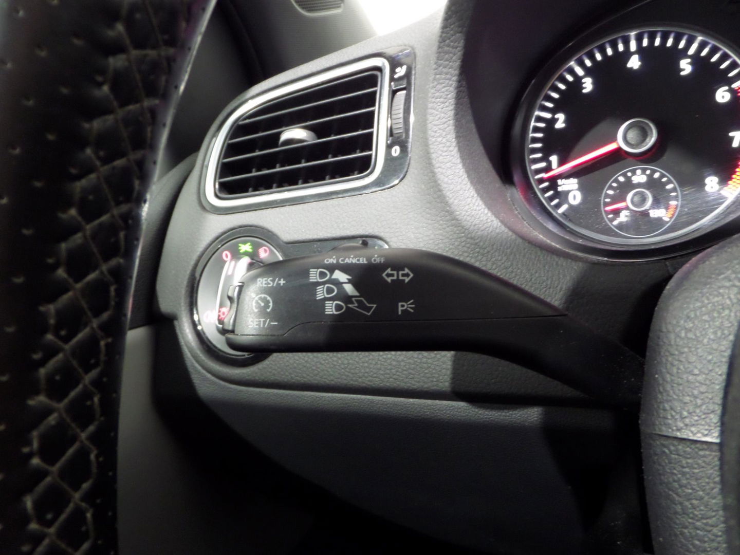 Volkswagen Polo 1.4 TSI BlueGT Xenon-LED Navigatie Bluetooth Parkeersensoren, van 2e eigenaar in uniek mooie staat !