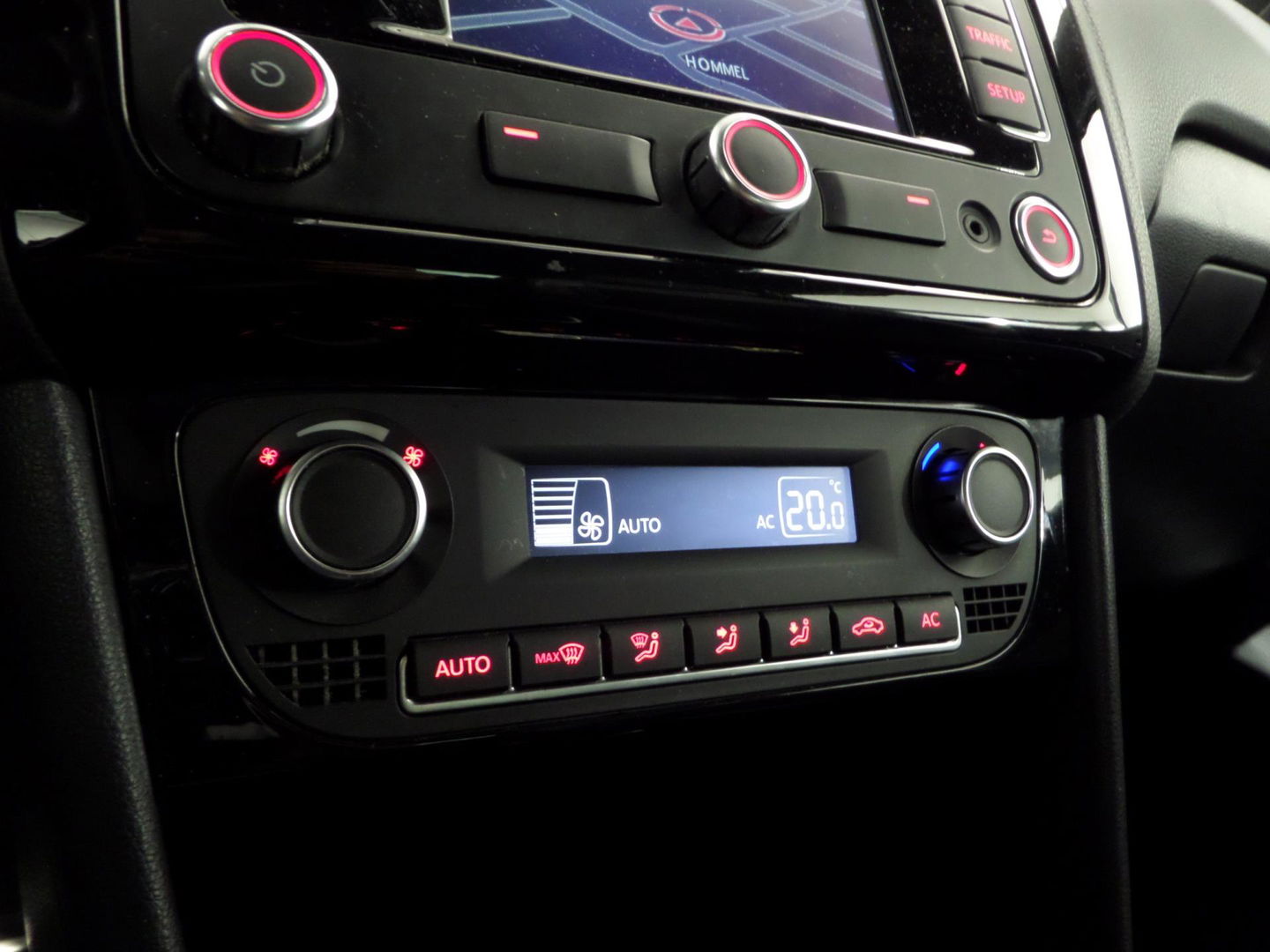 Volkswagen Polo 1.4 TSI BlueGT Xenon-LED Navigatie Bluetooth Parkeersensoren, van 2e eigenaar in uniek mooie staat !