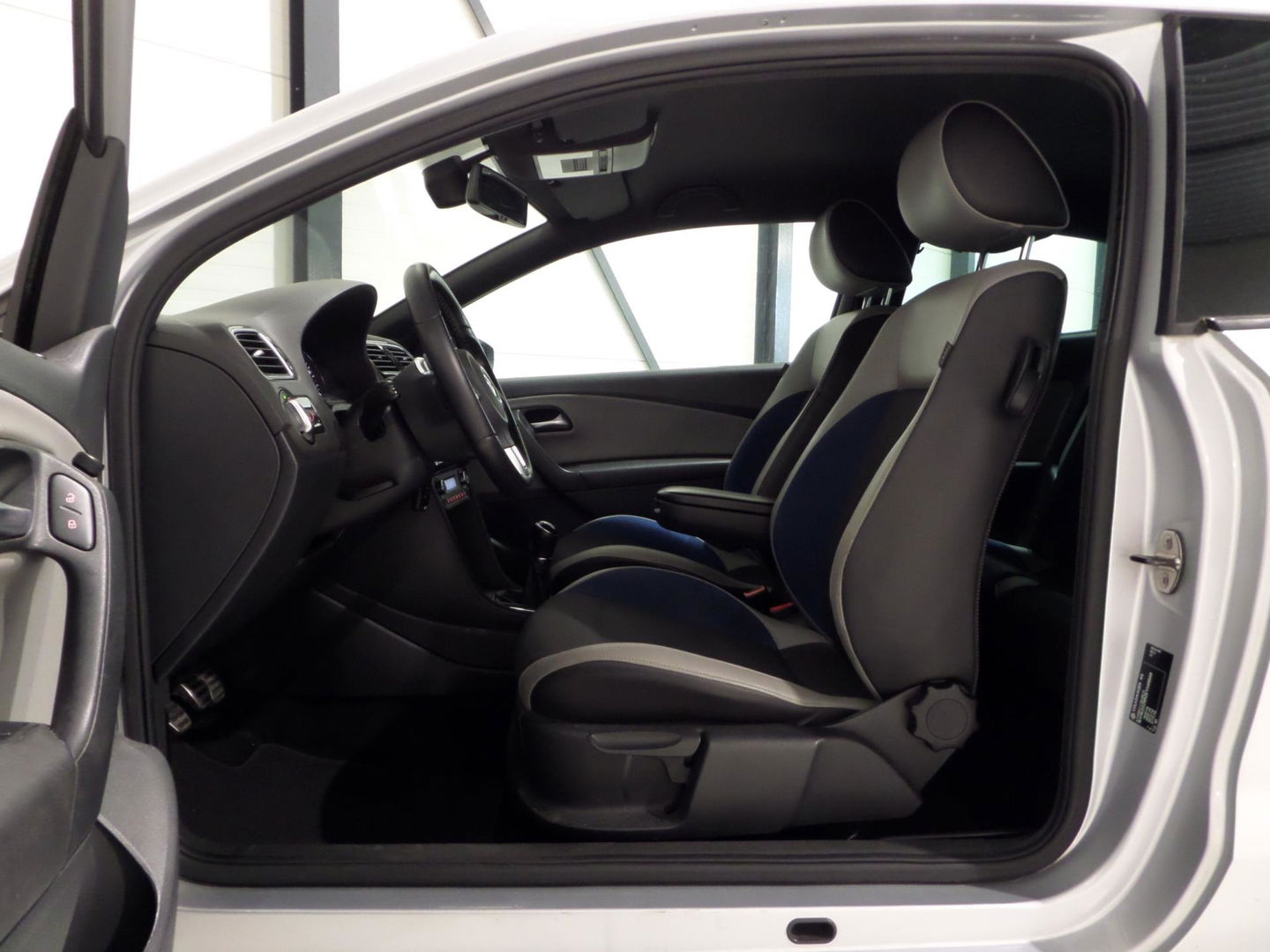 Volkswagen Polo 1.4 TSI BlueGT Xenon-LED Navigatie Bluetooth Parkeersensoren, van 2e eigenaar in uniek mooie staat !