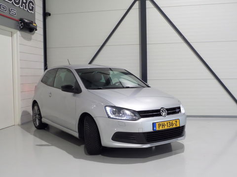 Volkswagen Polo 1.4 TSI BlueGT Xenon-LED Navigatie Bluetooth Parkeersensoren, van 2e eigenaar in uniek mooie staat !