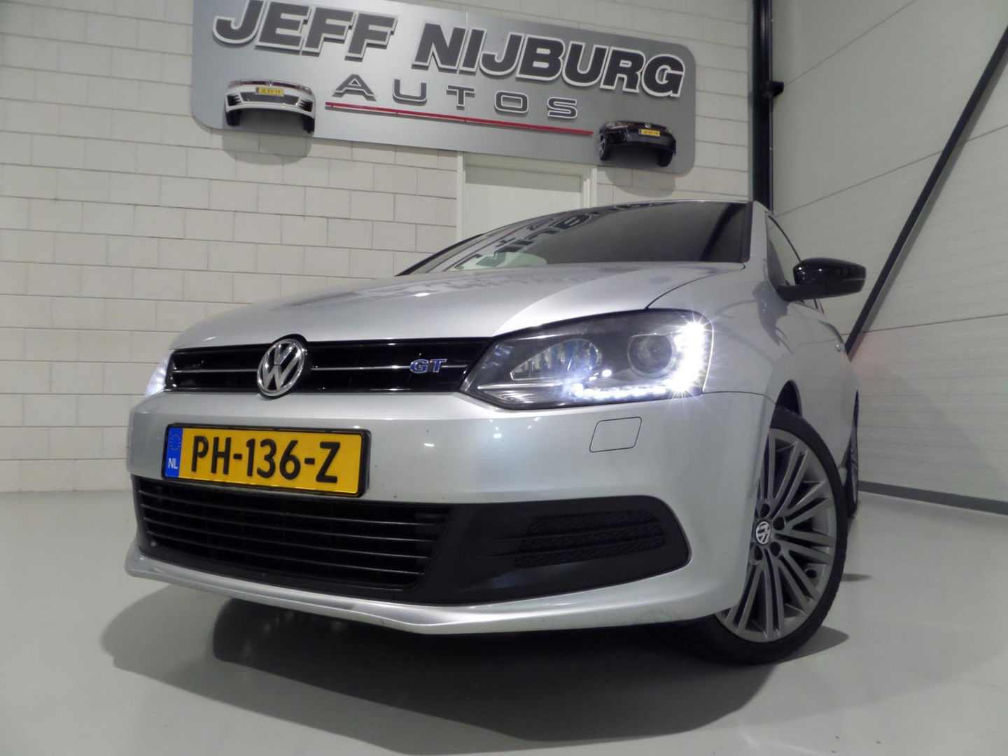 Volkswagen Polo 1.4 TSI BlueGT Xenon-LED Navigatie Bluetooth Parkeersensoren, van 2e eigenaar in uniek mooie staat !