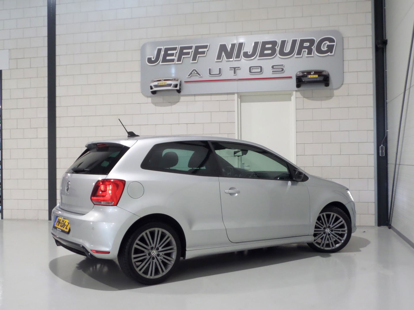 Volkswagen Polo 1.4 TSI BlueGT Xenon-LED Navigatie Bluetooth Parkeersensoren, van 2e eigenaar in uniek mooie staat !