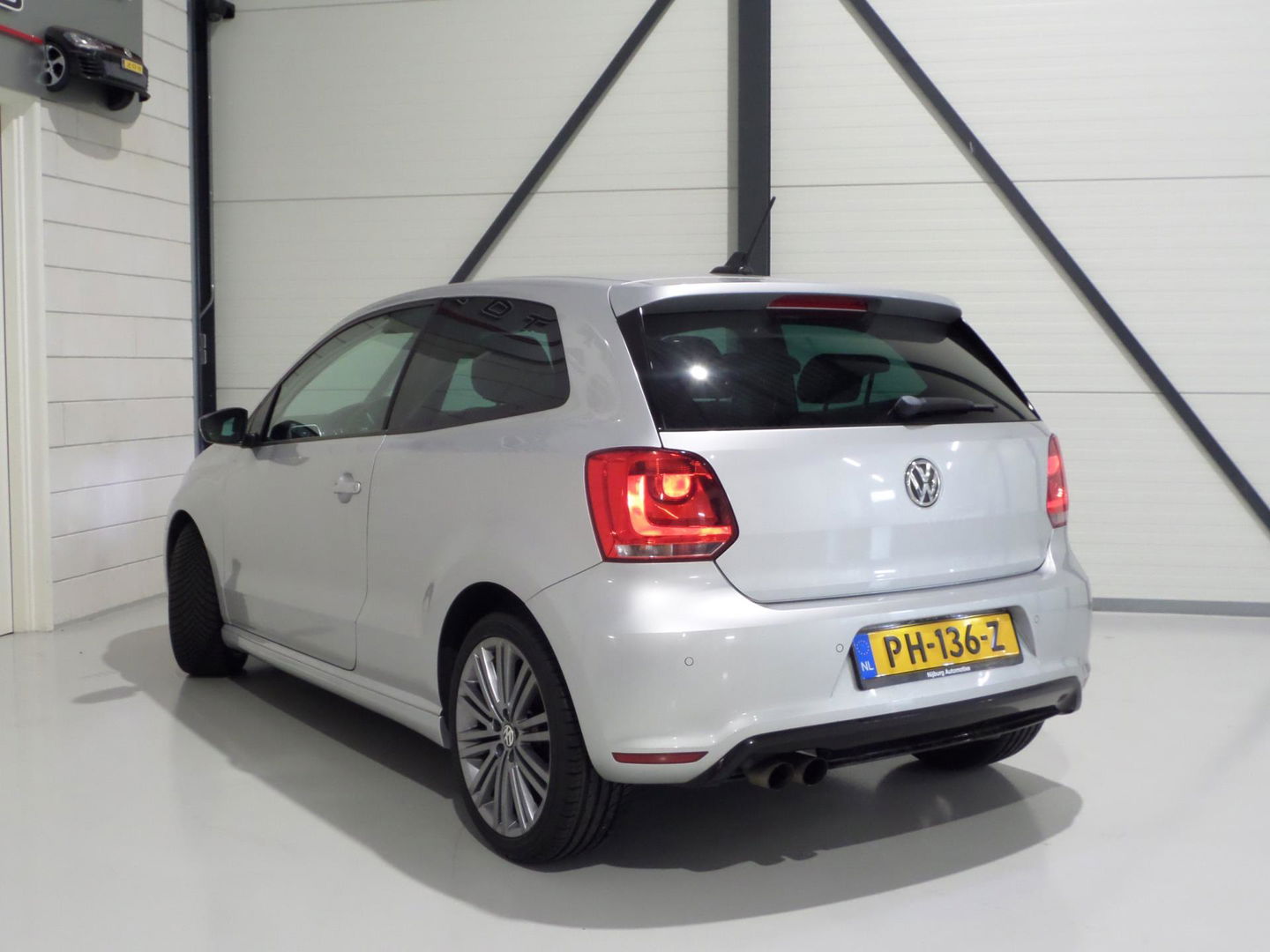 Volkswagen Polo 1.4 TSI BlueGT Xenon-LED Navigatie Bluetooth Parkeersensoren, van 2e eigenaar in uniek mooie staat !