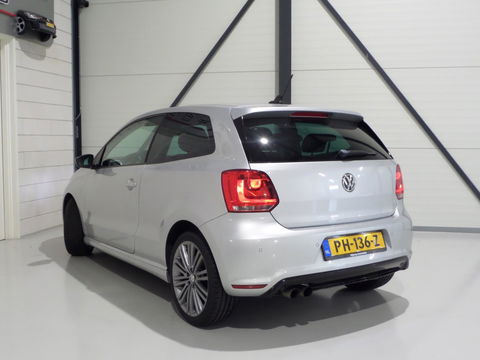 Volkswagen Polo 1.4 TSI BlueGT Xenon-LED Navigatie Bluetooth Parkeersensoren, van 2e eigenaar in uniek mooie staat !
