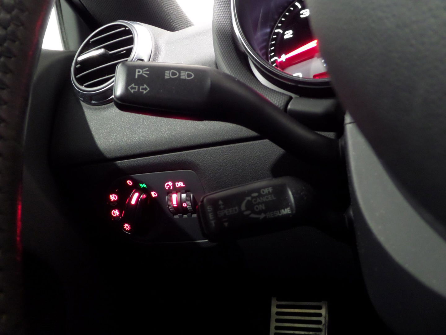 Audi TT 2.0 TFSI Pro Line "Automaat" Leer Xenon Navigatie Bluetooth Youngtimer Stoelverw, van 2e eigenaar in zeer nette staat !