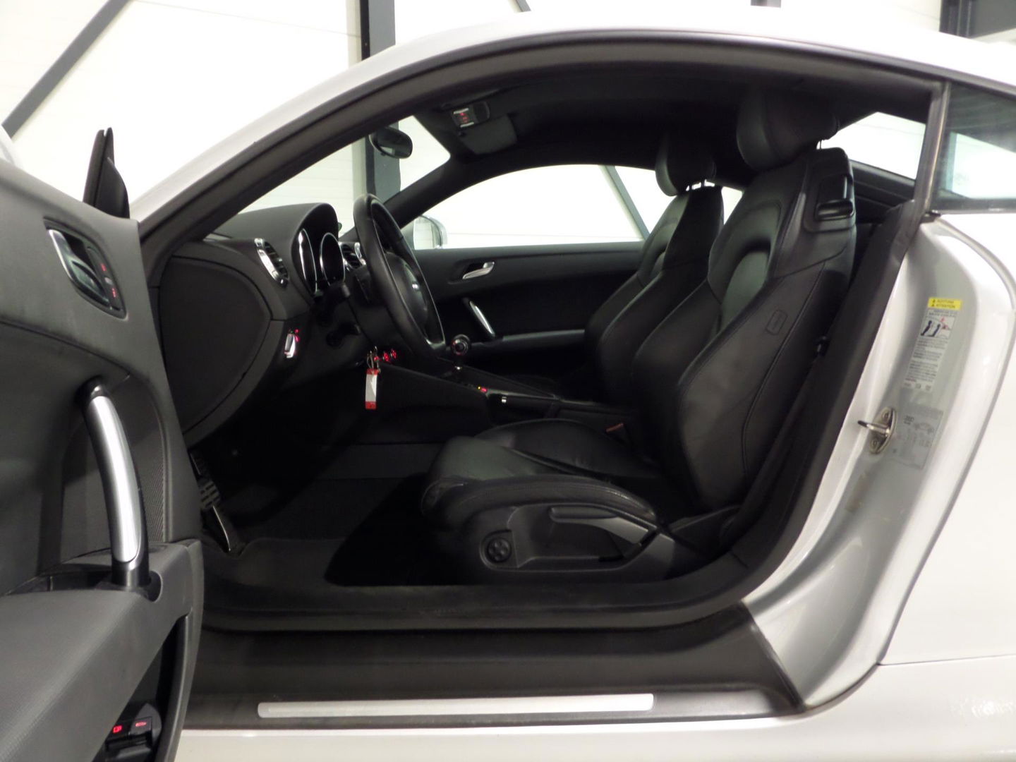 Audi TT 2.0 TFSI Pro Line "Automaat" Leer Xenon Navigatie Bluetooth Youngtimer Stoelverw, van 2e eigenaar in zeer nette staat !