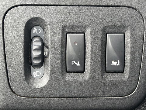 Renault Master T35 2.3 dCi L2H2 145pk | Navigatie | Camera | Trekhaak | Airco | Cruise control | 12 maanden APK |