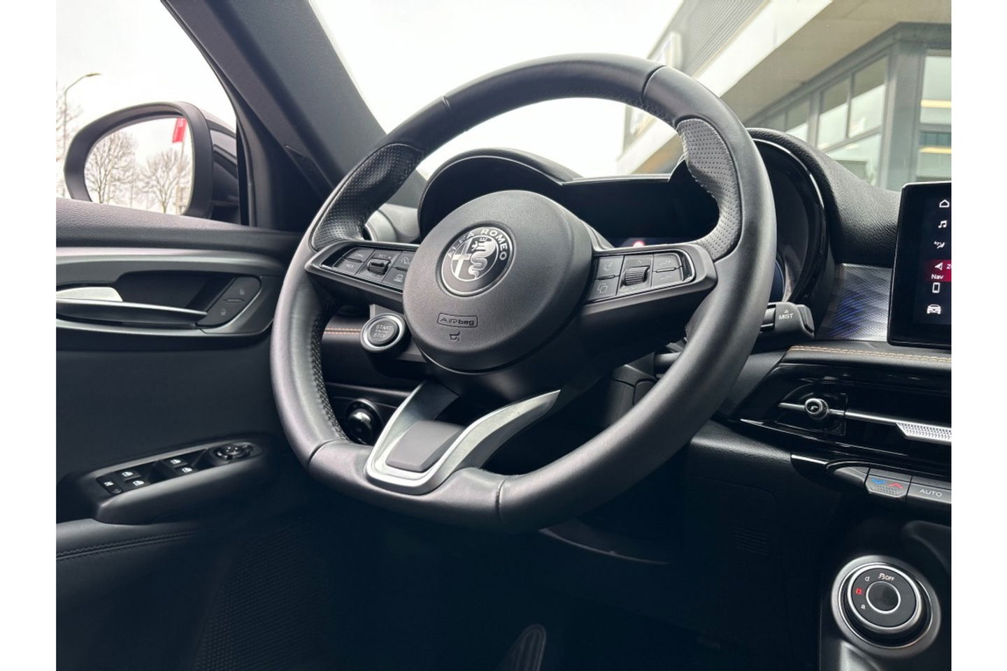 Alfa Romeo Tonale 1.5T HYBRID TI NAVI PDC-CAMERA VIRTUALCOCKPIT.