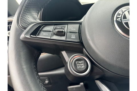 Alfa Romeo Tonale 1.5T HYBRID TI NAVI PDC-CAMERA VIRTUALCOCKPIT.