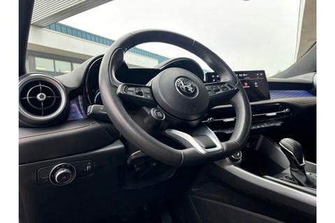 Alfa Romeo Tonale 1.5T HYBRID TI NAVI PDC-CAMERA VIRTUALCOCKPIT.