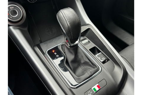 Alfa Romeo Tonale 1.5T HYBRID TI NAVI PDC-CAMERA VIRTUALCOCKPIT.