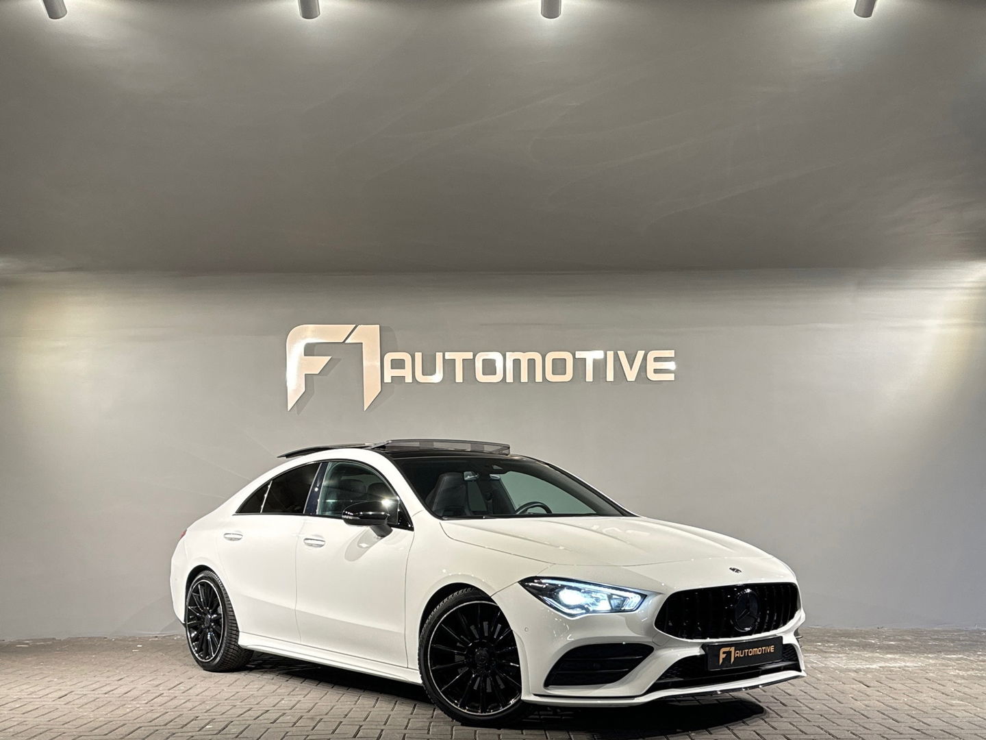 Mercedes-Benz CLA-Klasse 220 4MATIC AMG Pano|Sfeer|Cam|Keyles