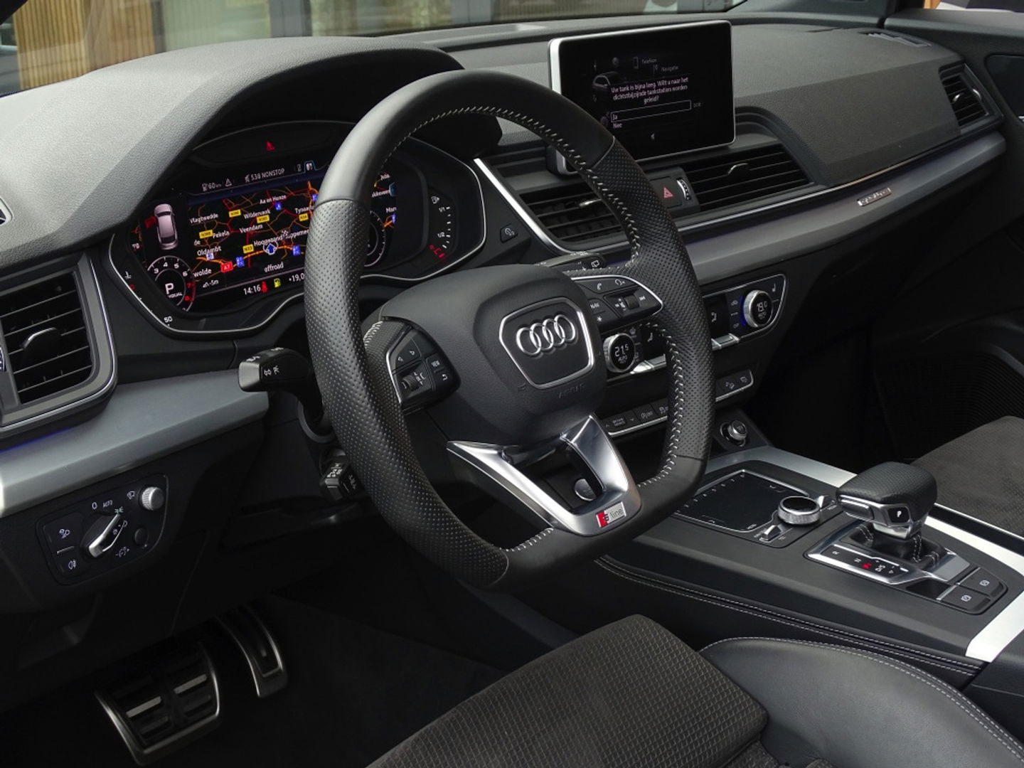 Audi Q5 2.0 TFSI 252PK Quattro / S-line / B&O / Head-Up / LED