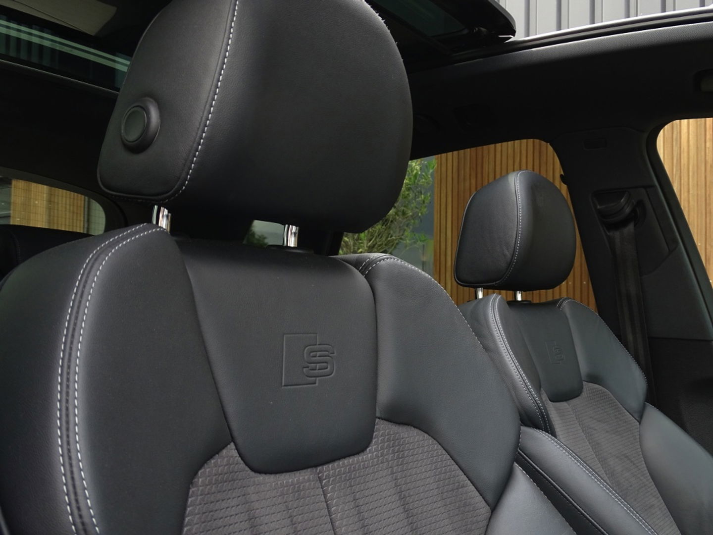 Audi Q5 2.0 TFSI 252PK Quattro / S-line / B&O / Head-Up / LED