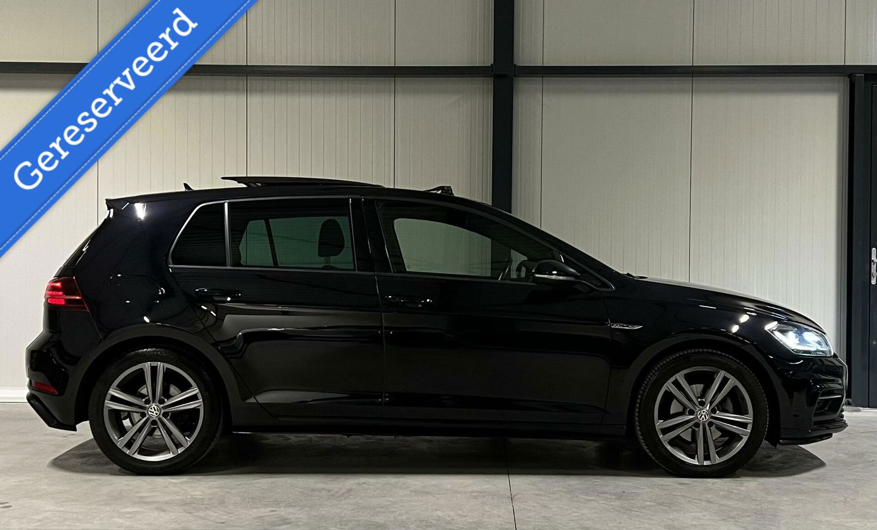 Volkswagen Golf 1.5 TSI 150PK 3X R-line Pano Virtual Sfeer