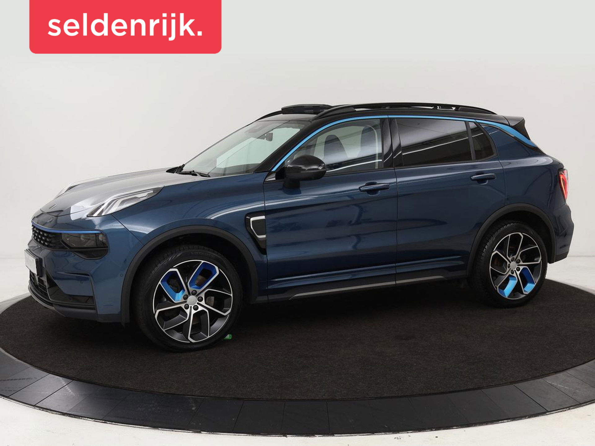 Lynk & Co 01 1.5 Plug In | Panoramadak | Infinity by Harman | 360 camera | Adaptive cruise | Stoelverwarming | Carplay | Memory | Full LED
