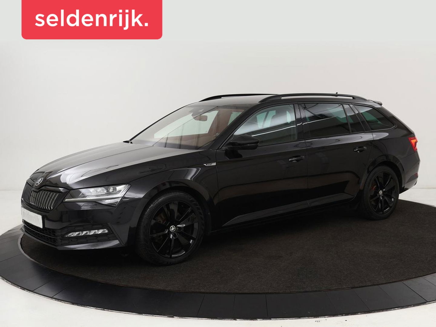 Škoda Superb 1.4 TSI iV Sportline | Leder/Alcantara | Stoel & stuurverwarming | Adaptive cruise | Matrix LED | Camera | Navigatie | Keyless | Carplay | Navigatie | Memory | Virtual Cockpit | PHEV