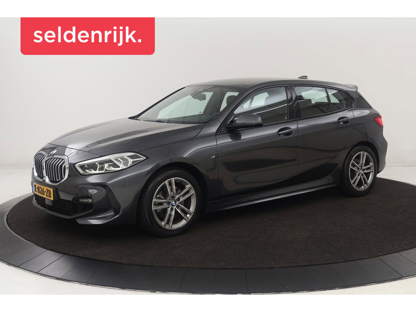 BMW 1-serie 116i High Executive | M Sport | Leder | Stoelverwarming | Carplay | Full LED | Sportstoelen | Navigatie | Climate control | Live Cockpit | Parkeerhulp | Cruise control