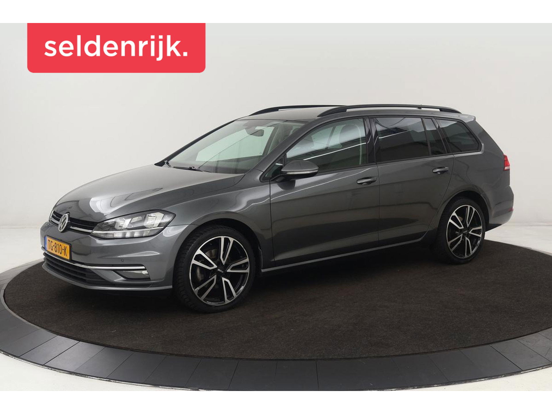 Volkswagen Golf 1.0 TSI Comfortline | Automaat | Adaptive cruise | Carplay | Navigatie | PDC | Climate control | Bluetooth