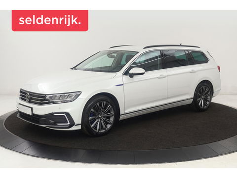 Volkswagen Passat 1.4 TSI PHEV GTE | Head-Up | Stoelverwarming | Camera | Adaptive cruise | Massage | Side Assist | Carplay | Matrix LED | Achterbankverwarming | Navigatie