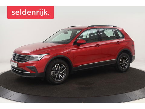 Volkswagen Tiguan 1.4 TSI eHybrid Life | Stoel & stuurverwarming | Carplay | Adaptive cruise | Full LED | Navigatie | Parkeerhulp | Active Info Display