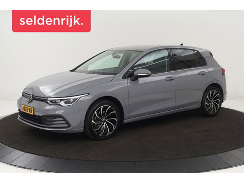 Volkswagen Golf 1.5 eTSI Life | Trekhaak | Stoelverwarming | Carplay | Massage | Full LED | Memory | Adaptive cruise | Navigatie | Sfeerverlichting