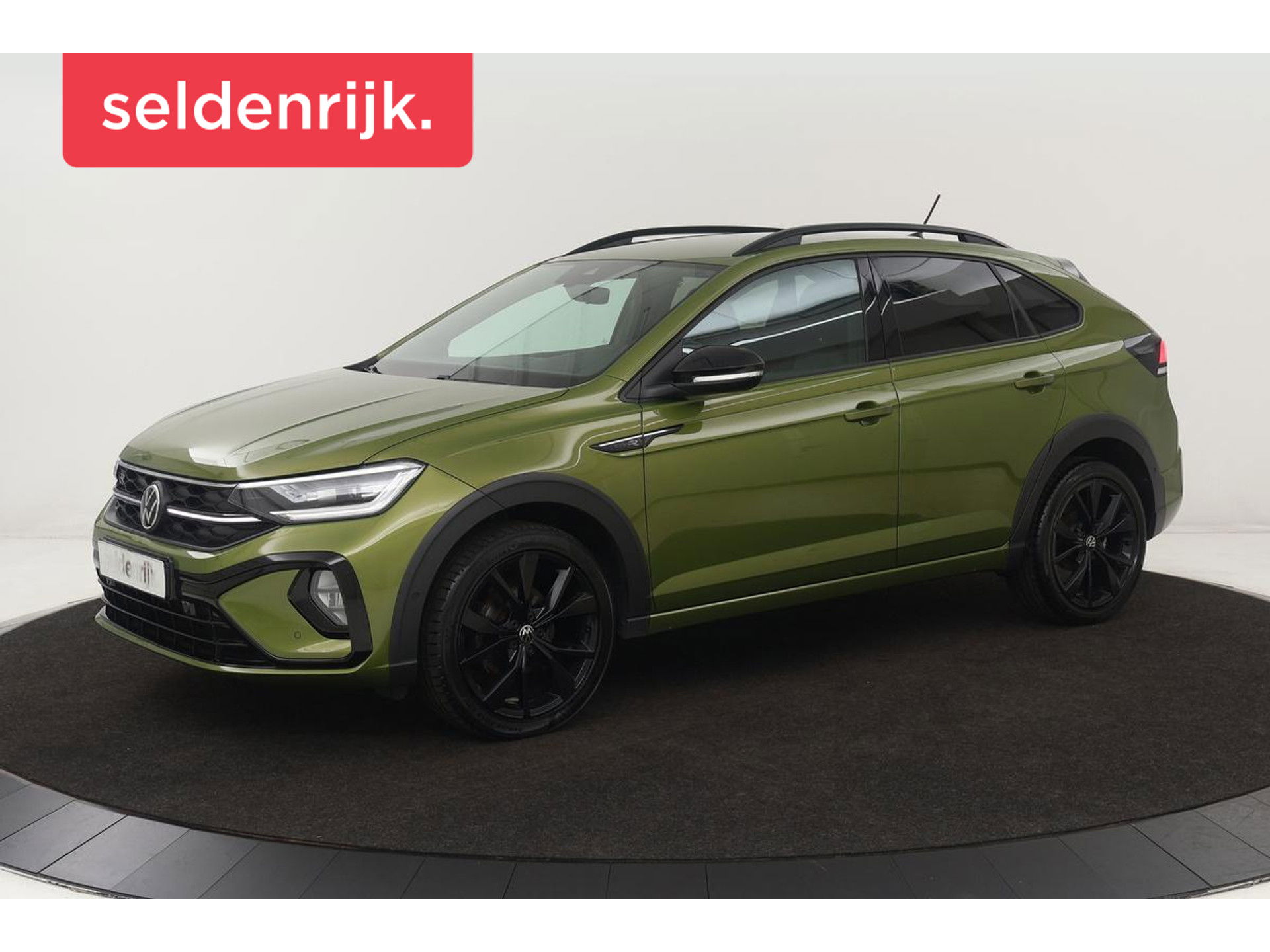 Volkswagen Taigo 1.5 TSI R Line | Stoelverwarming | Camera | Trekhaak | Keyless | Matrix LED | Carplay | Adaptive cruise | Virtual Cockpit | Navigatie