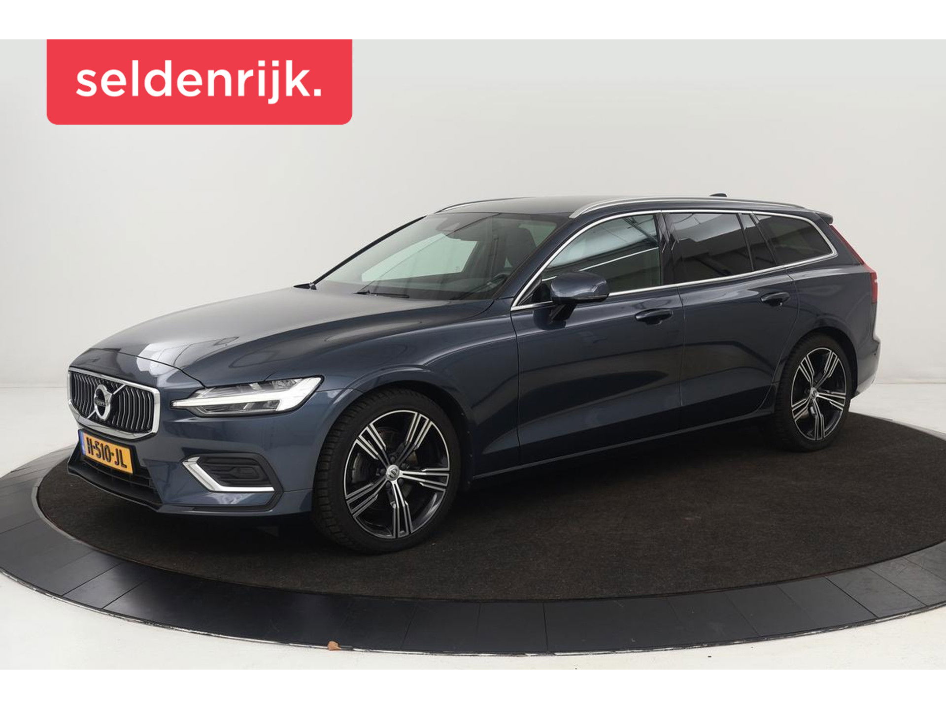 Volvo V60 2.0 T4 Inscription | Leder | Stoelverwarming | Carplay | Camera | Memory | Navigatie | Full LED | Dodehoek detectie | Verwarmde voorruit