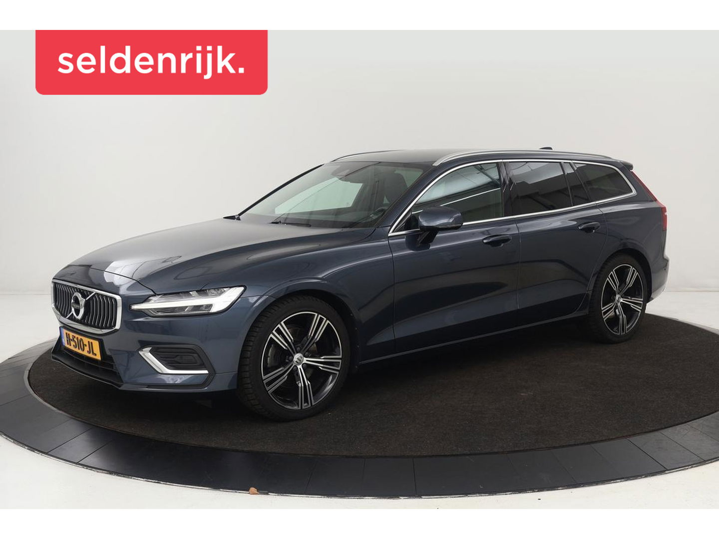 Volvo V60 2.0 T4 Inscription | Leder | Stoelverwarming | Carplay | Camera | Memory | Navigatie | Full LED | Dodehoek detectie | Verwarmde voorruit