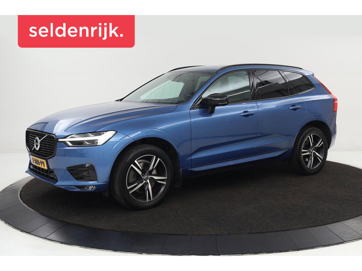 Volvo XC60 2.0 D4 R-Design | Adaptive cruise | Stoel & stuurverwarming | Trekhaak | Half leder | Full LED | Achterbankverwarming | Navigatie