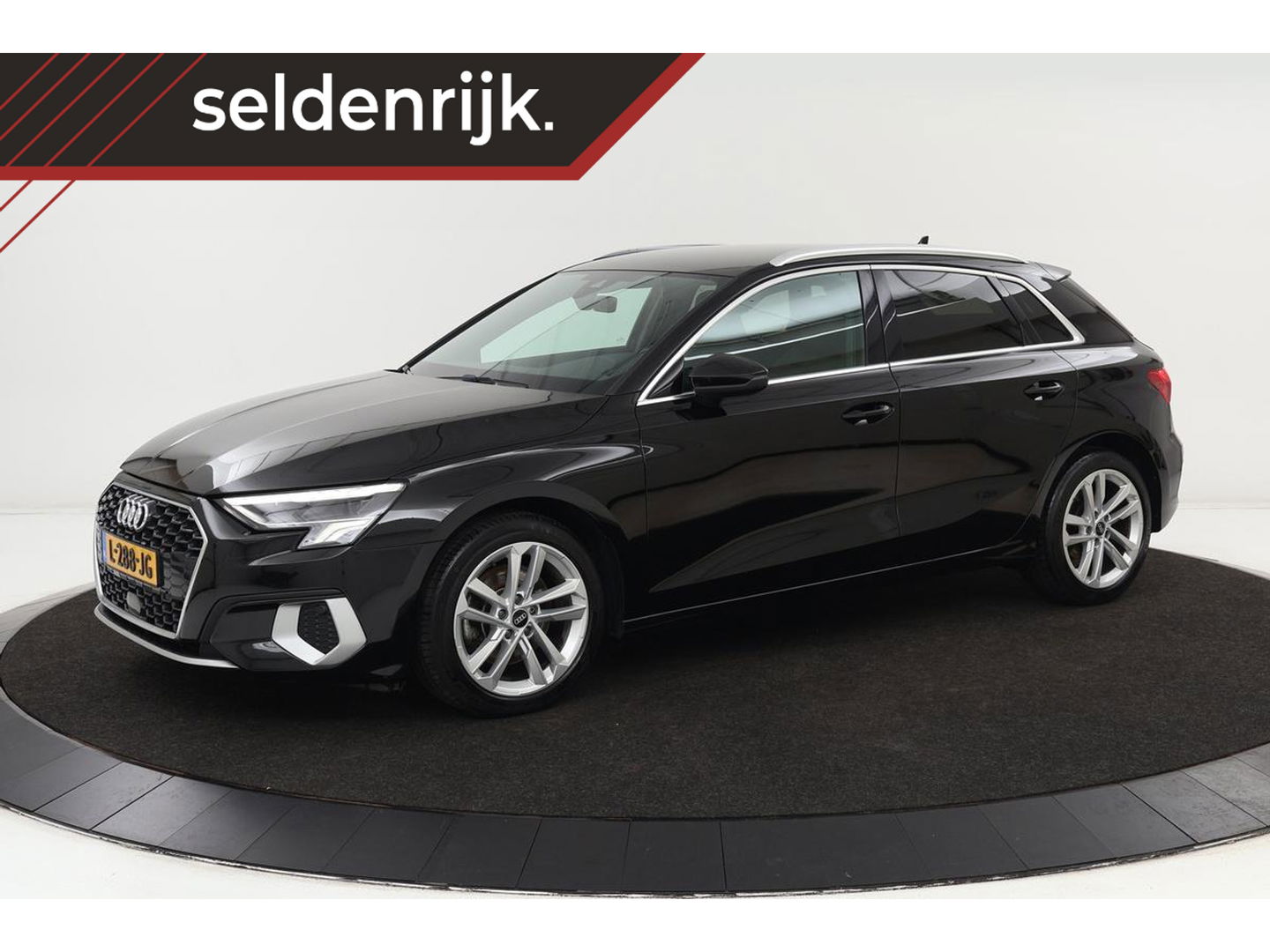 Audi A3 Sportback 30 TFSI Business edition | Adaptive Cruise | Stoelverwarming | Trekhaak | Carplay | Full LED | PDC | Navigatie