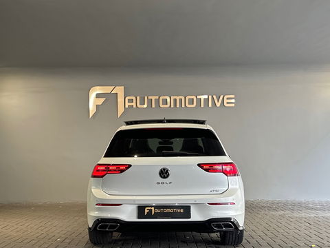 Volkswagen Golf 1.5 eTSI R-Line Pano|HuD|IQ|Camera|Keyless