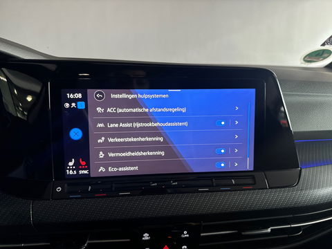 Volkswagen Golf 1.5 eTSI R-Line Pano|HuD|IQ|Camera|Keyless