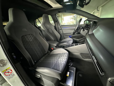 Volkswagen Golf 1.5 eTSI R-Line Pano|HuD|IQ|Camera|Keyless