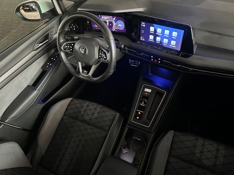Volkswagen Golf 1.5 eTSI R-Line Pano|HuD|IQ|Camera|Keyless