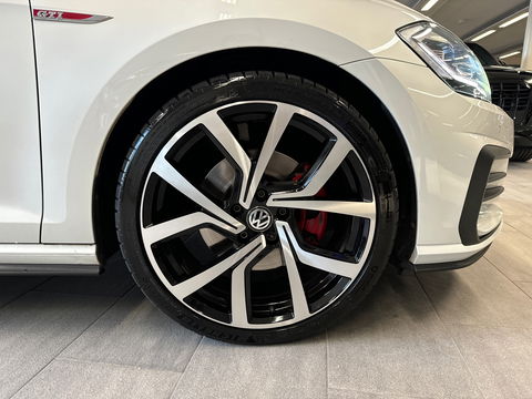 Volkswagen Golf 2.0 TSI GTI Pano|DCC|ACC|LaneAss|Parelmoer