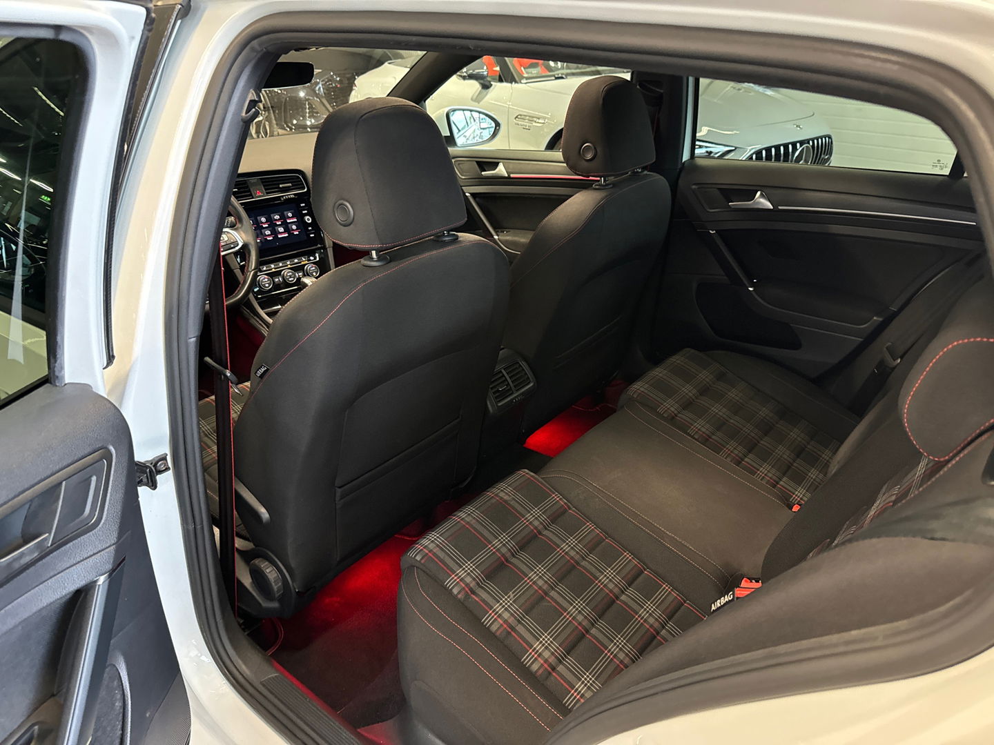 Volkswagen Golf 2.0 TSI GTI Pano|DCC|ACC|LaneAss|Parelmoer