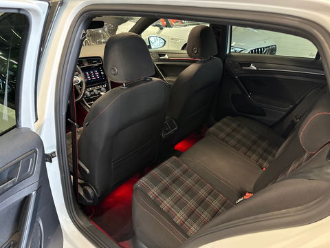 Volkswagen Golf 2.0 TSI GTI Pano|DCC|ACC|LaneAss|Parelmoer